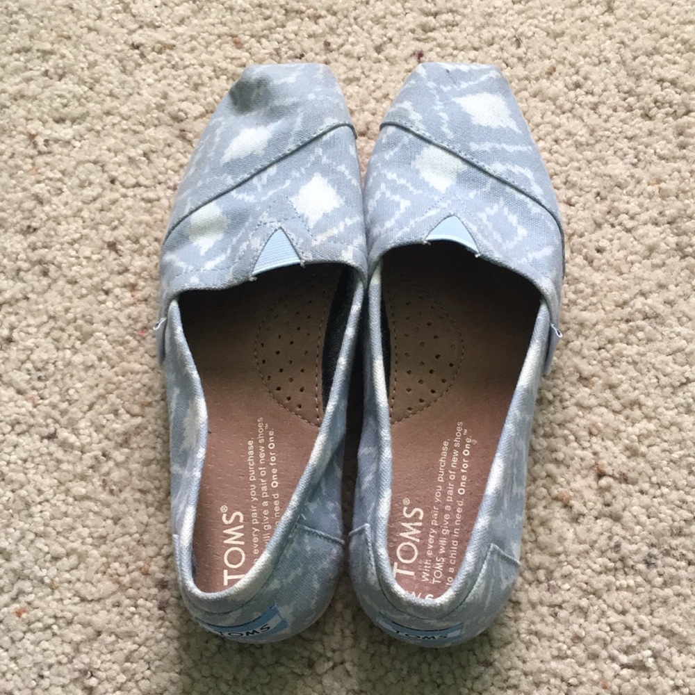 Toms! - Picture 3 of 7
